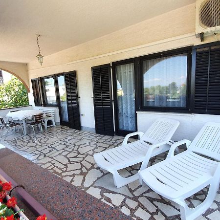 Apartmani Malinska Ngoại thất bức ảnh