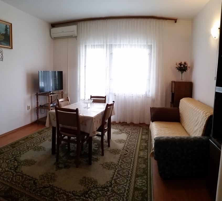 Apartmani Malinska Ngoại thất bức ảnh